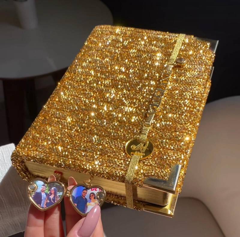 Golden Luxo